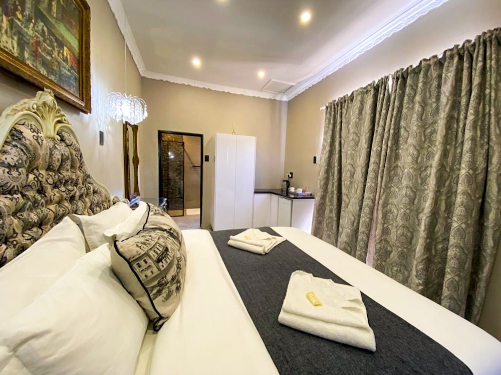 Deluxe Double Room photo 3