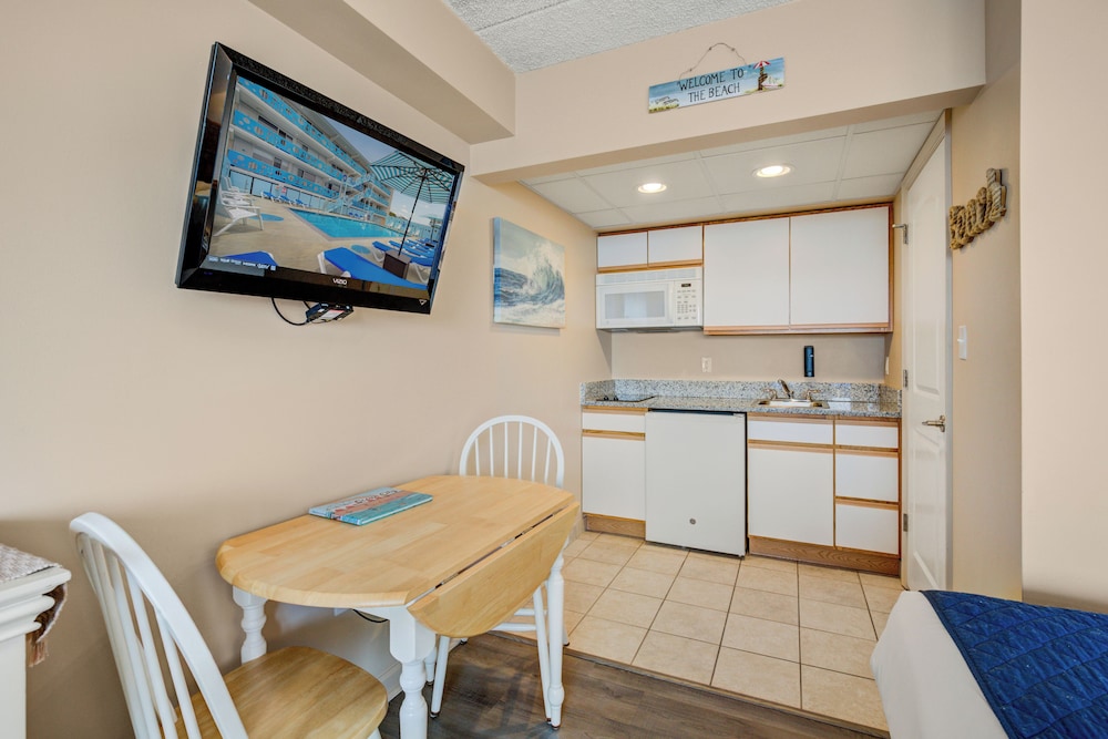 Room 317 photo 2