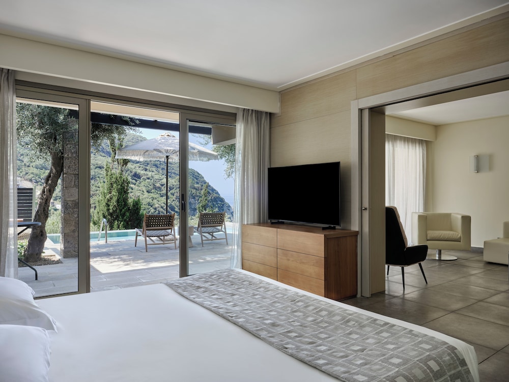 Deluxe Double Suite Sea View with Private Pool - Photo 2