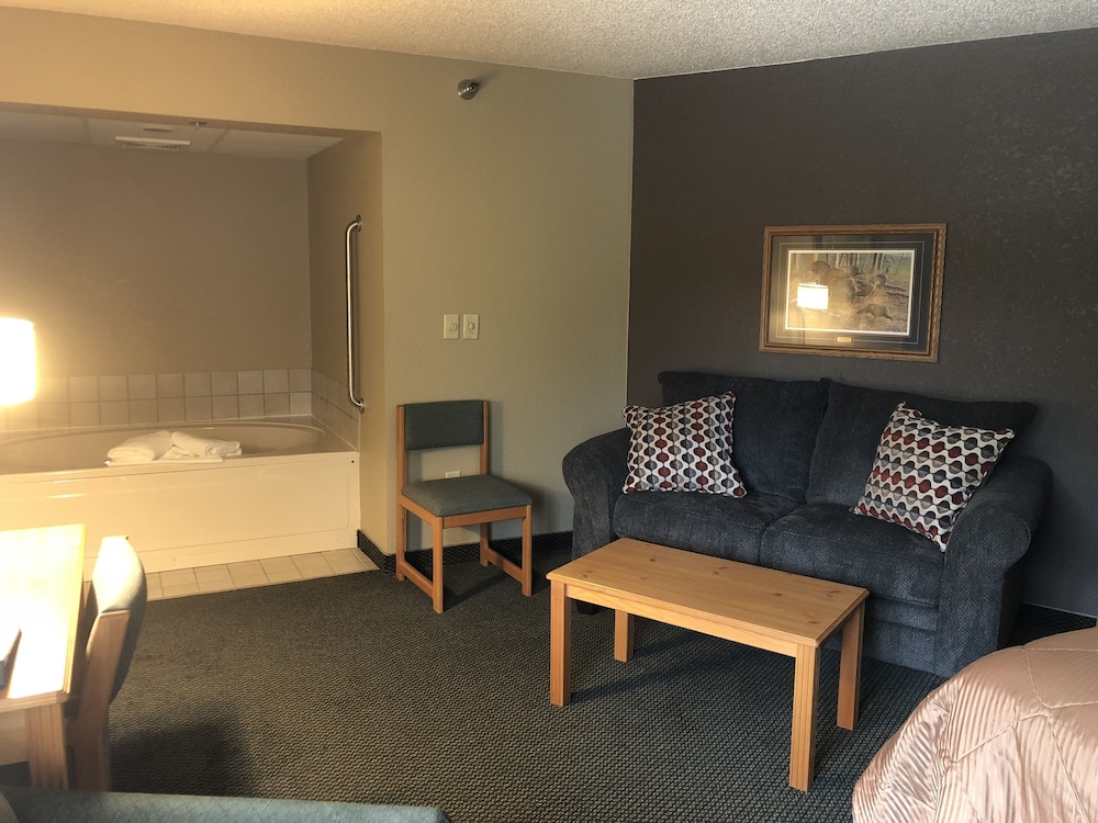 Grand Suite, 1 King Bed, Non Smoking photo 2