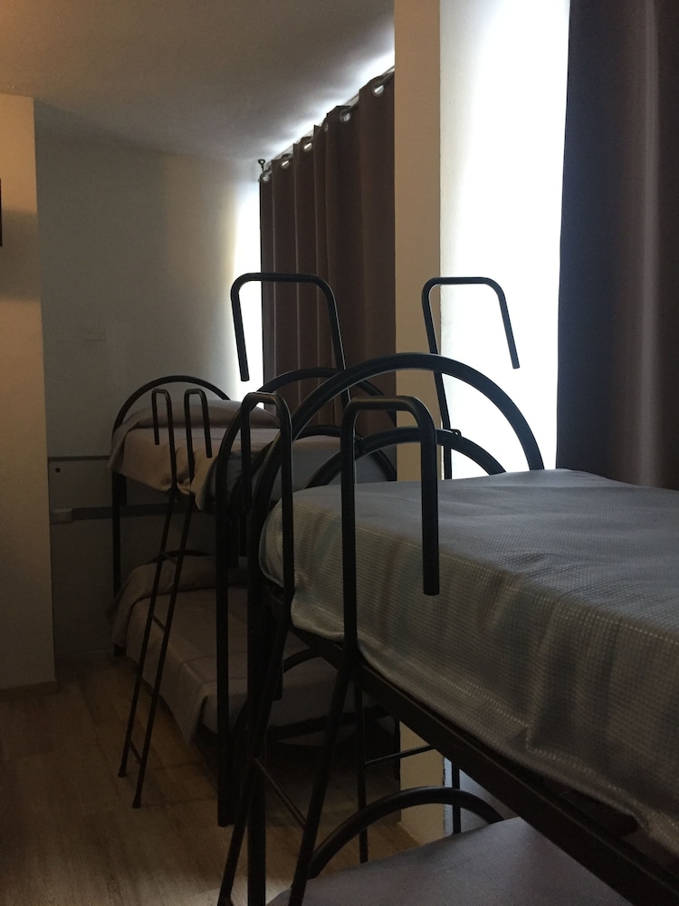Basic Shared Dormitory, Mixed Dorm