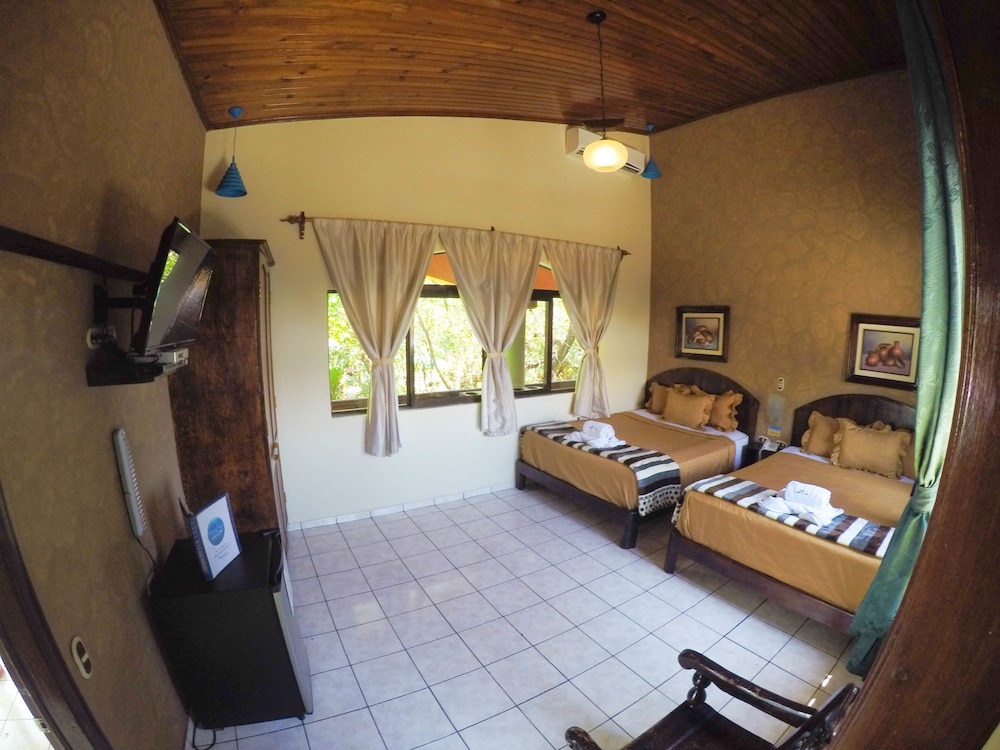 Standard Room, 2 Queen Beds, Resort View photo 3
