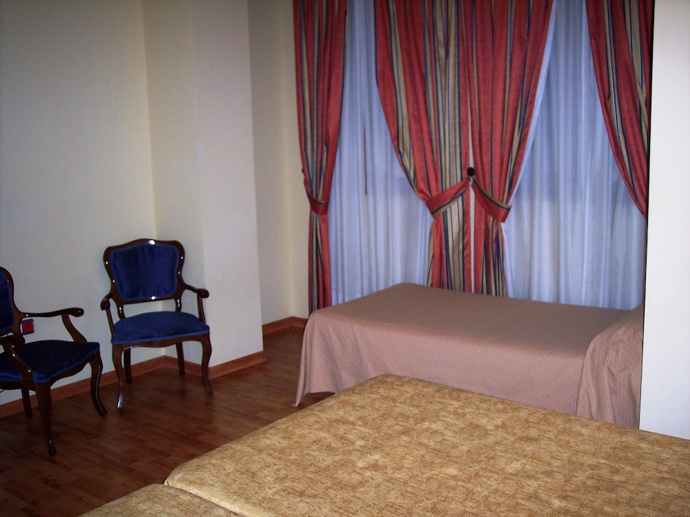 Double Room with Extra Bed - Photo 1