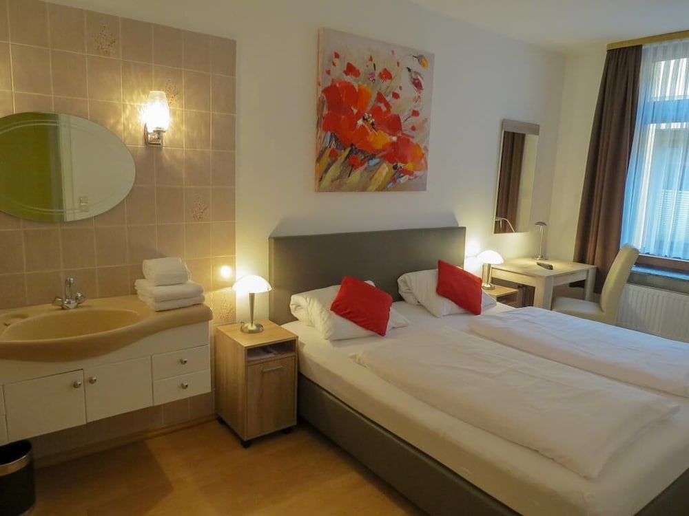 Basic Double Room - Photo 3