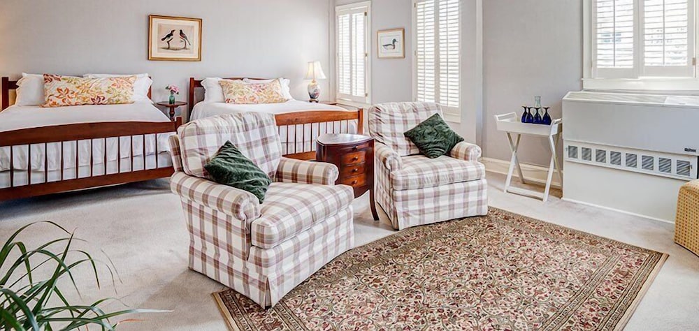 Room, 1 Queen Bed, River View photo 2