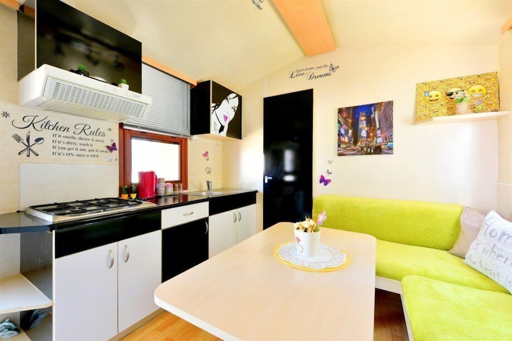 Economy Mobile Home photo 2