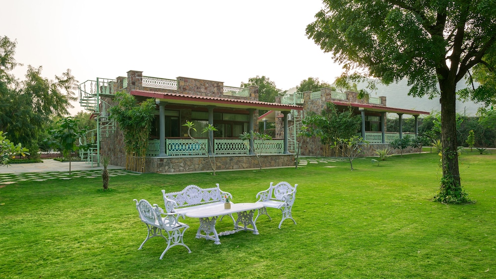 Royal Villa - Photo 16