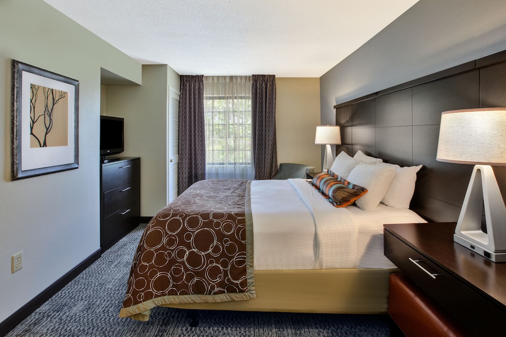 Room, 1 Bedroom, Mobility Accessible, Kitchen (Roll-In Shower) photo 2