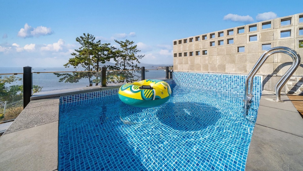 Basic Room, 1 Bedroom (103(Poolvilla, Ocean view)) photo 1