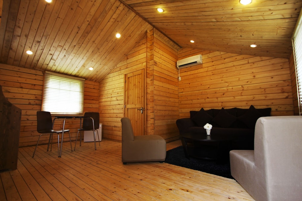 Cabin photo 2