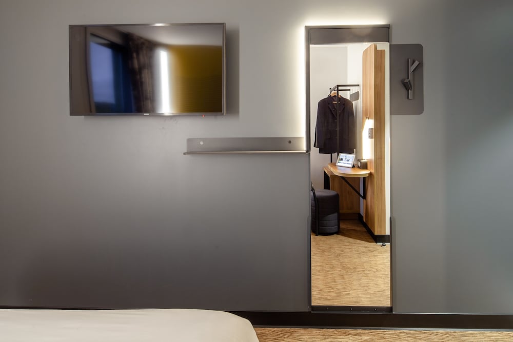 Twin Room - Photo 10