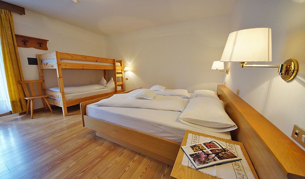 Basic Double Room photo 3