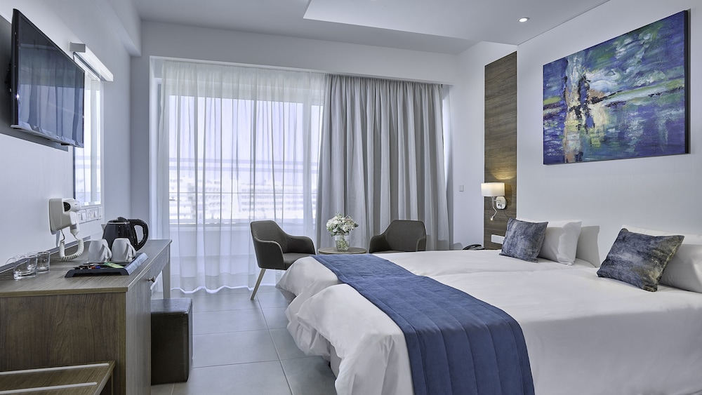 Design Double or Twin Room, 1 Bedroom, Courtyard View photo 2