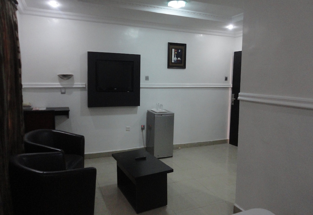 Family Room photo 2