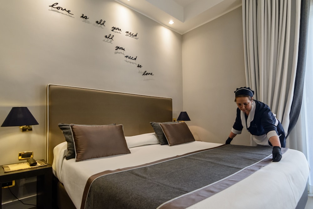 Elegance Double Room photo 3