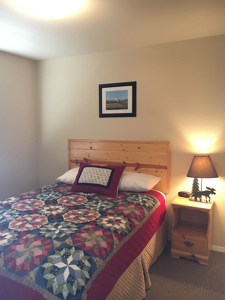 Suite, 2 Bedrooms photo 1