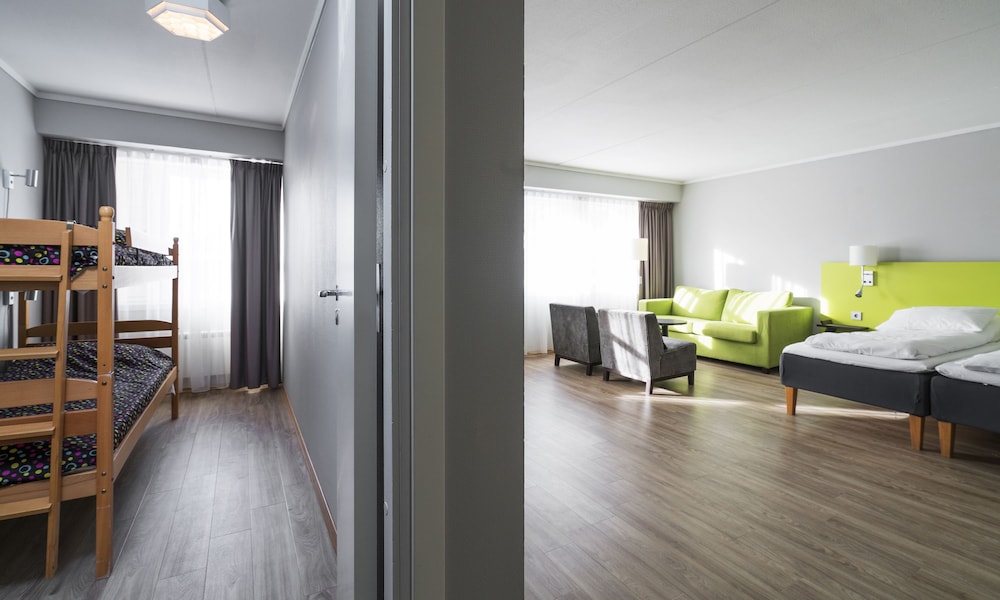 Apartment, 2 Bedrooms - Photo 2