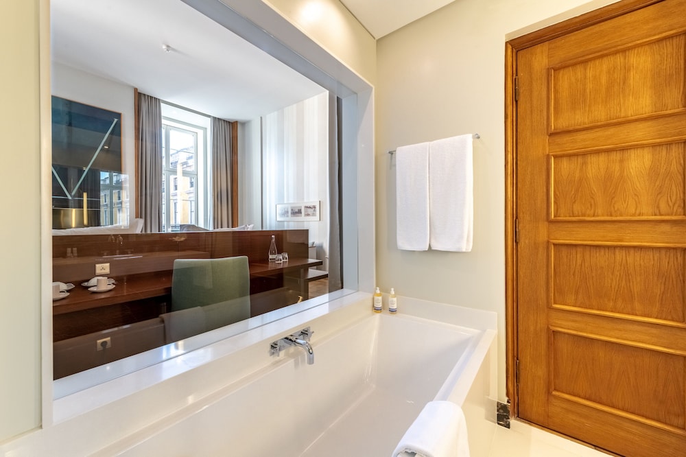Suite (Praca do Comercio, King Size Bed)