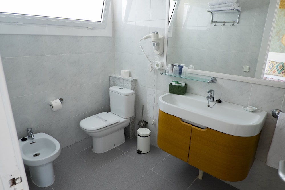 Standard Triple Room, Balcony - Photo 9