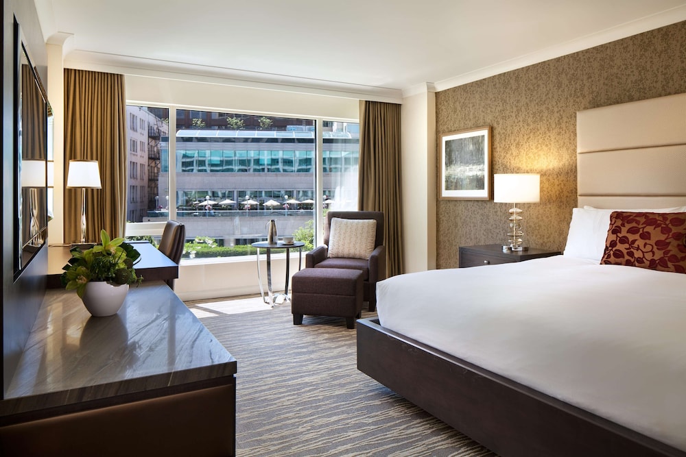 Fairmont City View Room, 1 Queen Bed