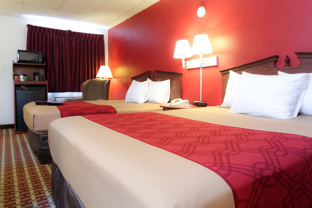Room, 2 Queen Beds - Photo 3