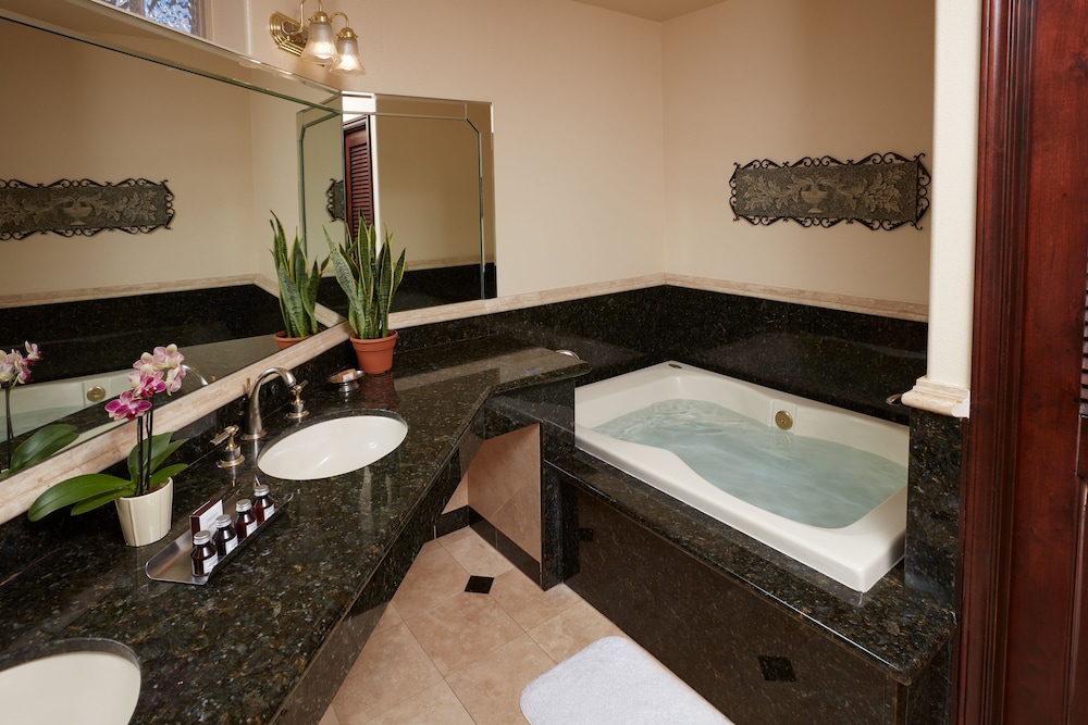 Superior Room, 1 King Bed (Mountain View King Villa) - Photo 4