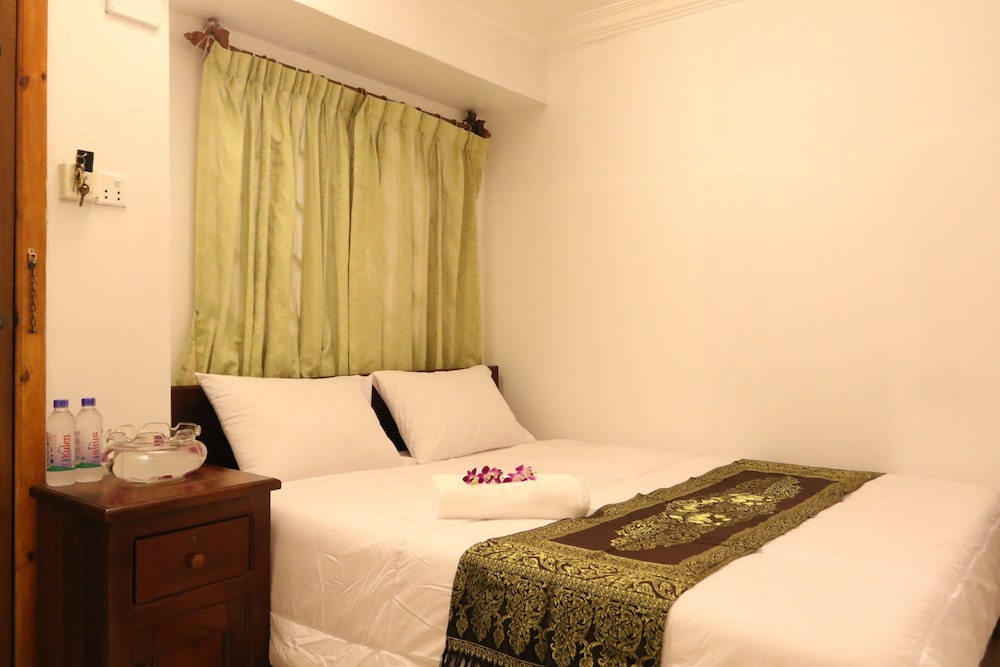 Economy Double Room, 1 Queen Bed photo 3
