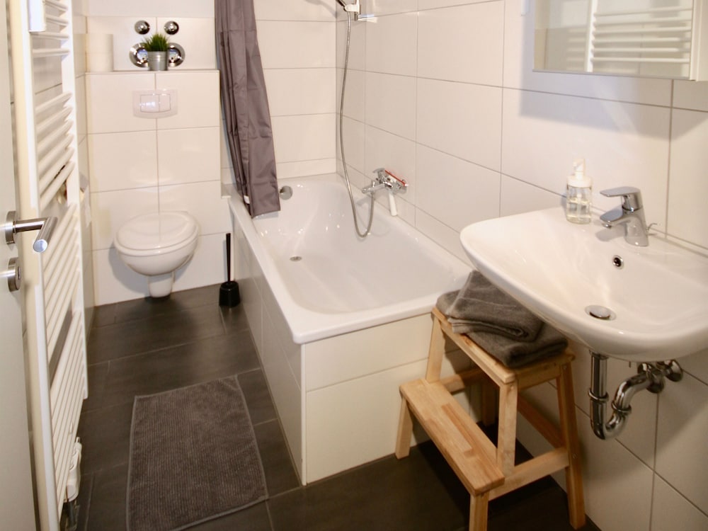 Comfort Apartment, Private Bathroom - Photo 3
