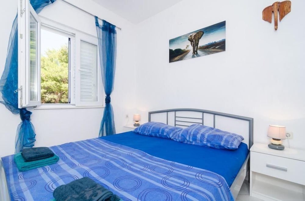 Studio (Studio Apartment with Shared Terrace ) photo 2