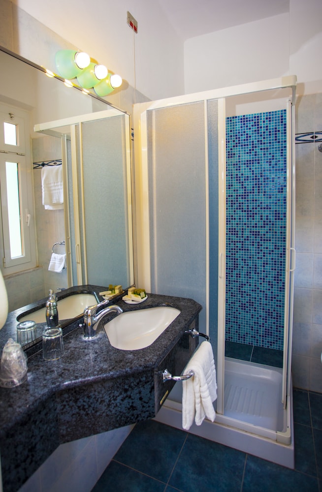 Suite, 2 Bedrooms photo 3
