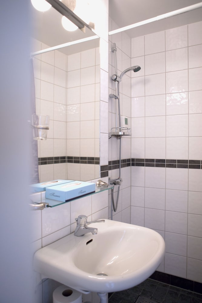 Deluxe Single Room, 1 Double Bed photo 3