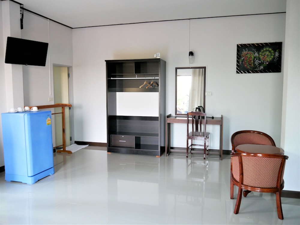 Family Room photo 3