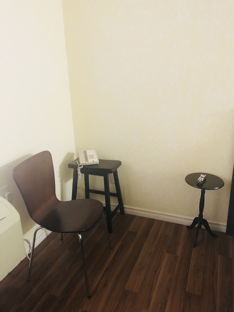 Premium Room, 2 Queen Beds, Microwave, Executive Level photo 2