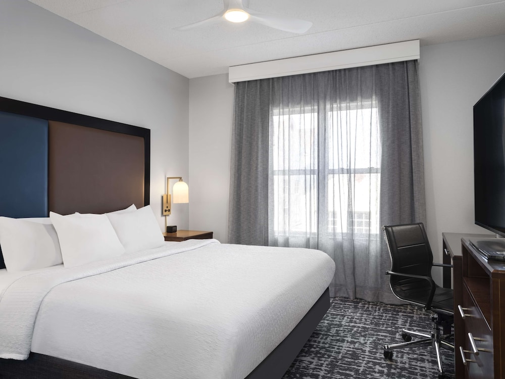 Suite, 1 Queen Bed, Accessible, Non Smoking - Photo 3