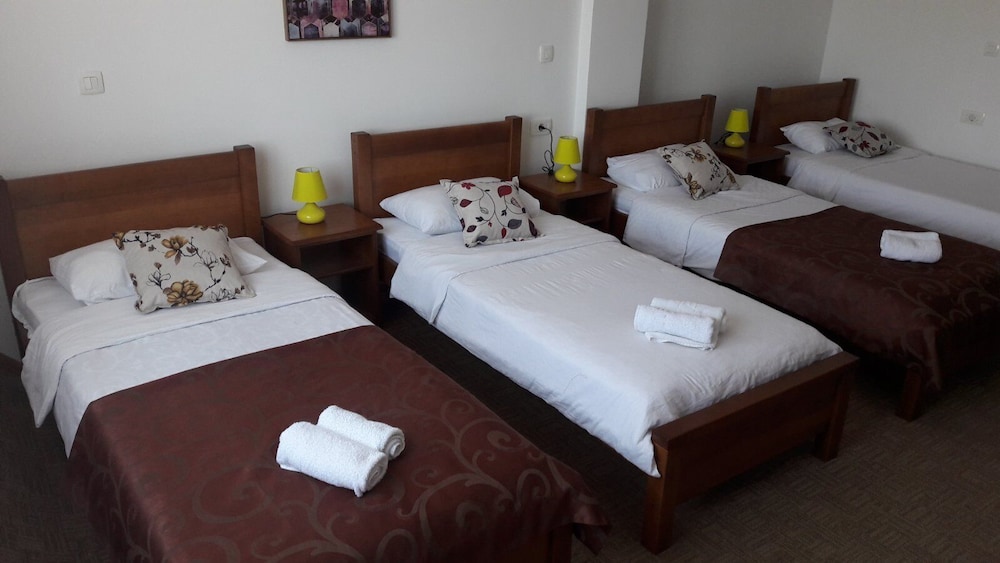 Classic Quadruple Room photo 3