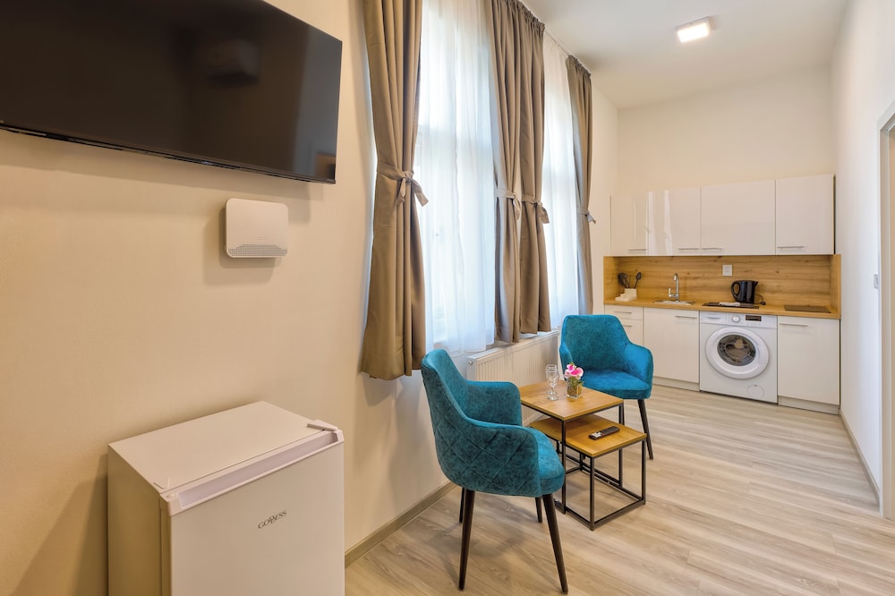 Classic Studio, 1 King Bed