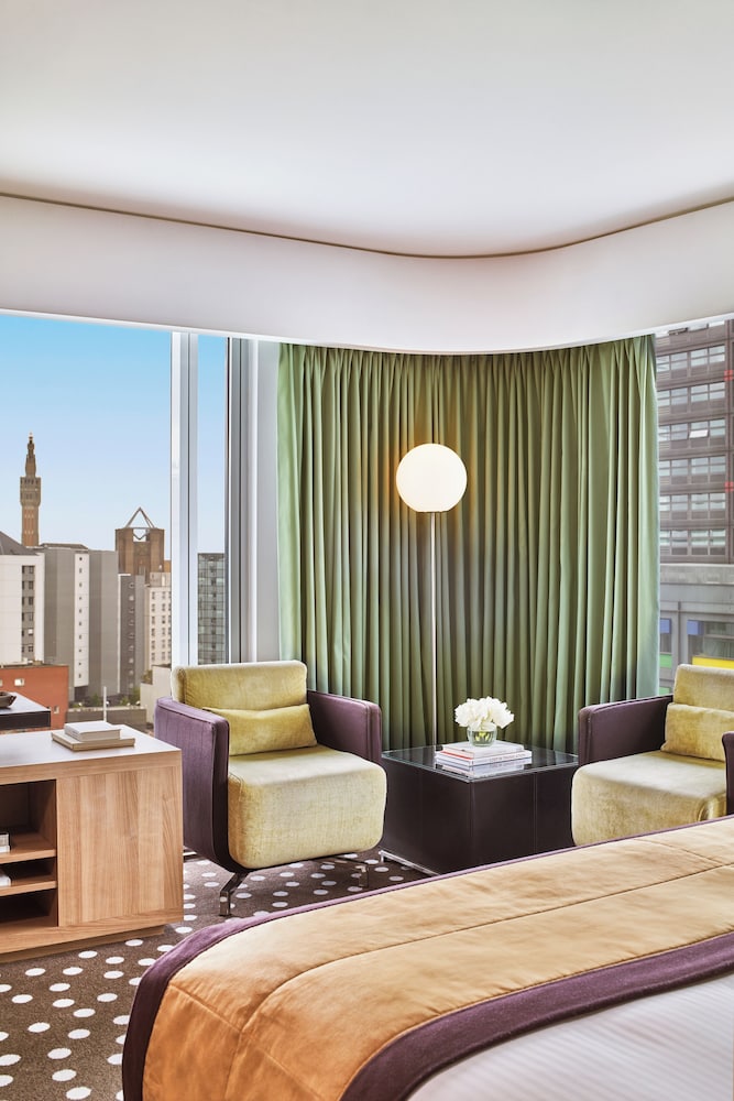 Executive Room - Photo 5