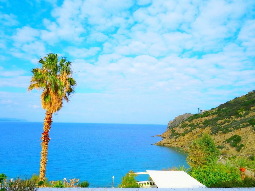 Bungalow, Sea View thumbnail 5