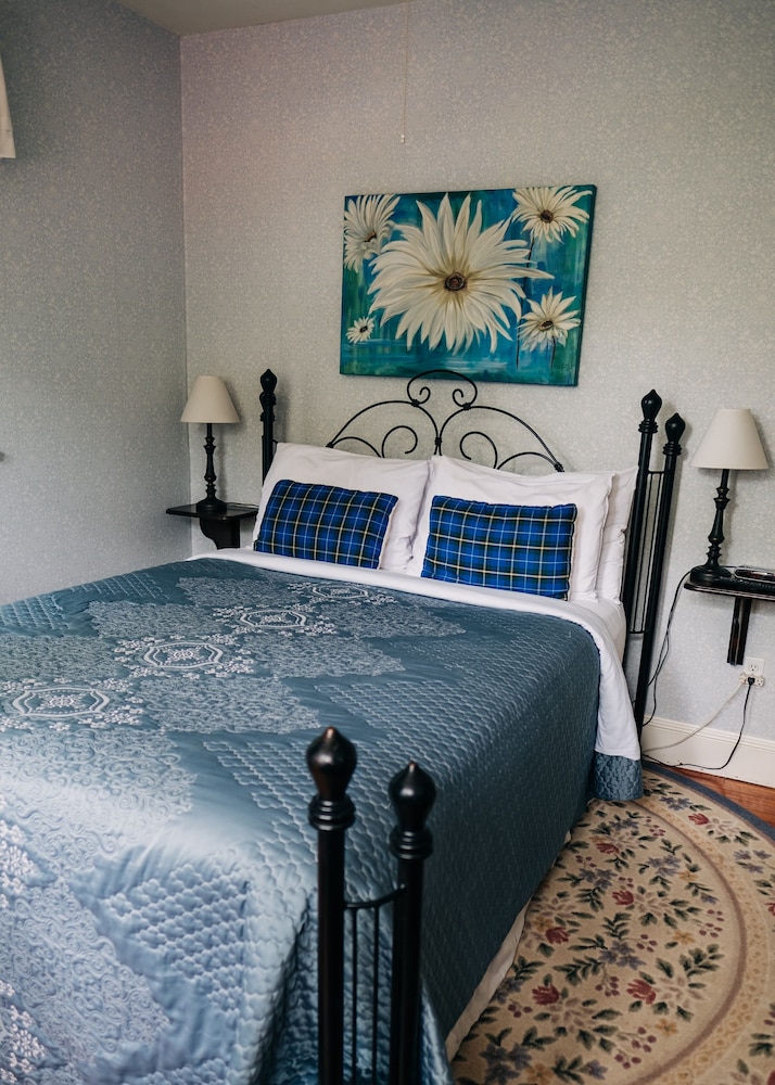 Minas Basin Suite photo 1