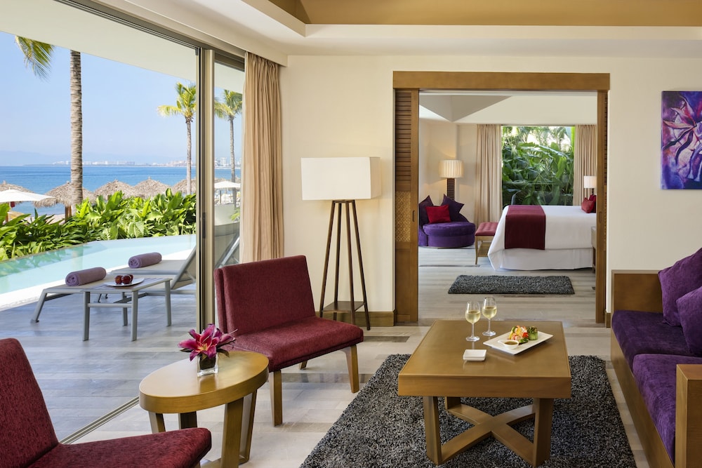 Preferred Club Master Suite Oceanfront
