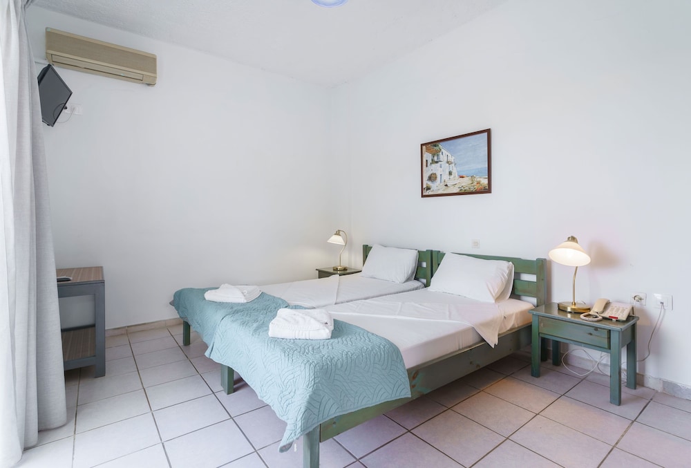 Classic Double Room, Partial Sea View photo 2