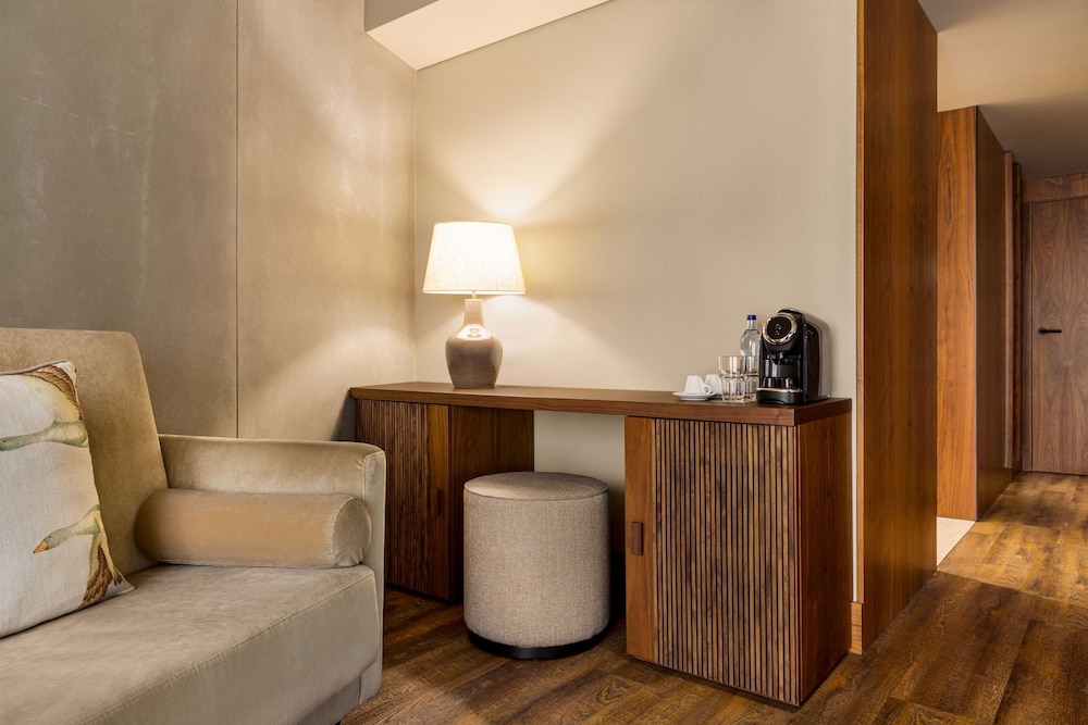 Suite, 2 Twin Beds, Non Smoking - Photo 3