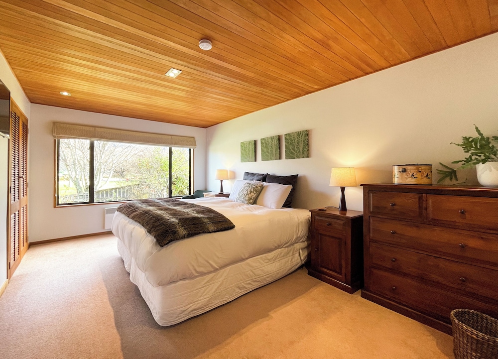 Luxury House photo 2