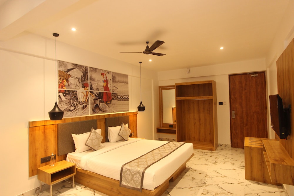 Deluxe Room - Photo 9