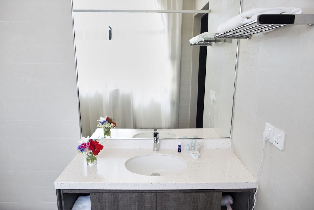 Standard Twin Room - Photo 2
