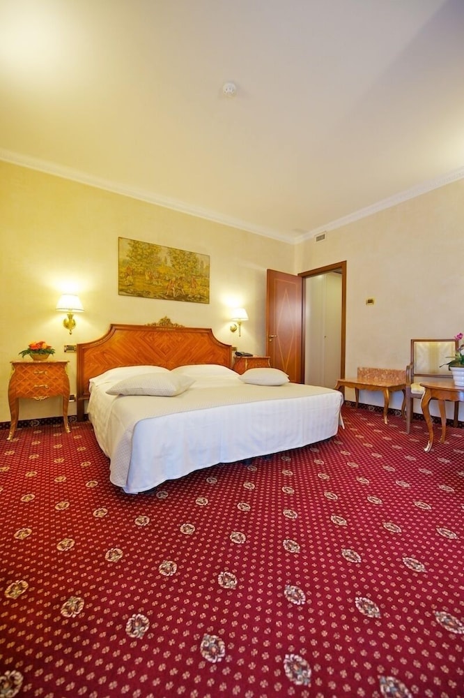 Standard Room, 1 Double Bed - Photo 10