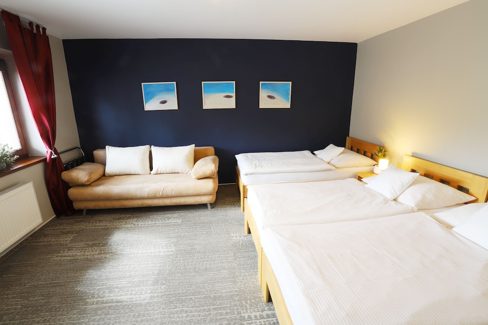 Family Studio Suite, 1 Bedroom photo 2