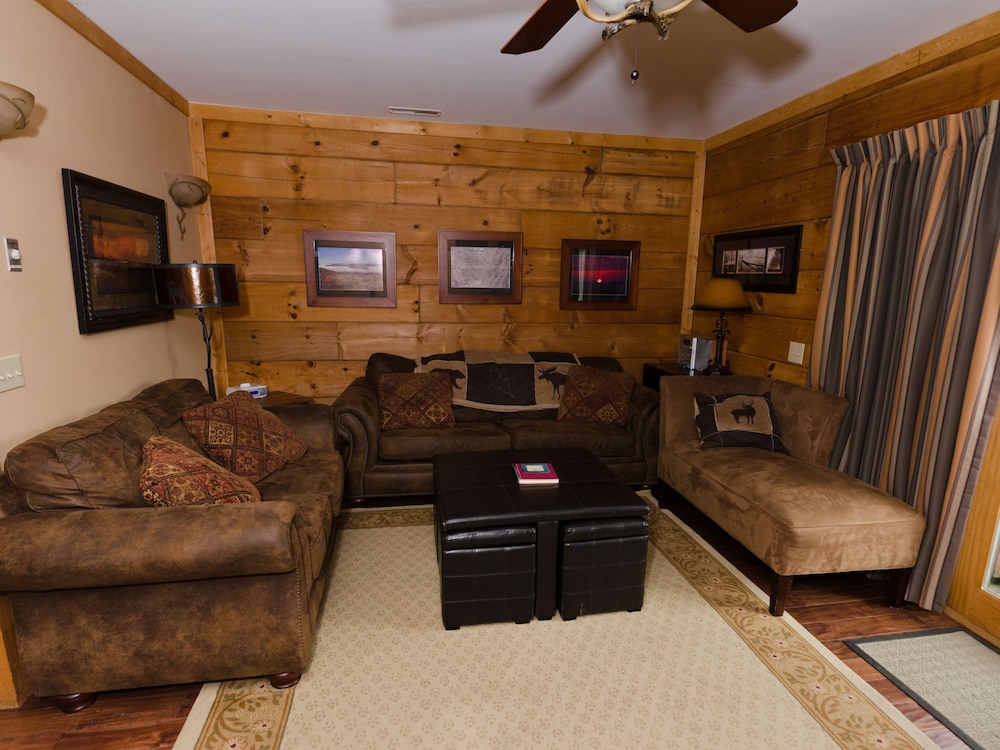 Five Bedroom Townhouse photo 1
