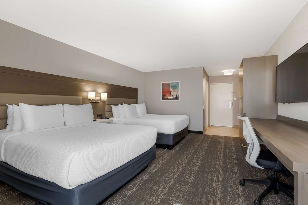 Standard Room, 2 Queen Beds, Accessible, Refrigerator & Microwave - Photo 5