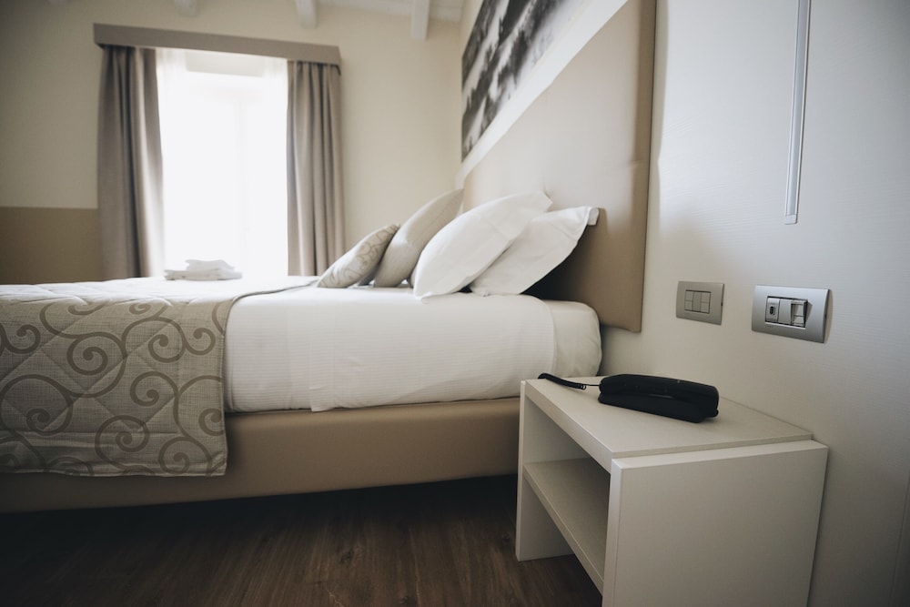 Deluxe Double Room photo 3